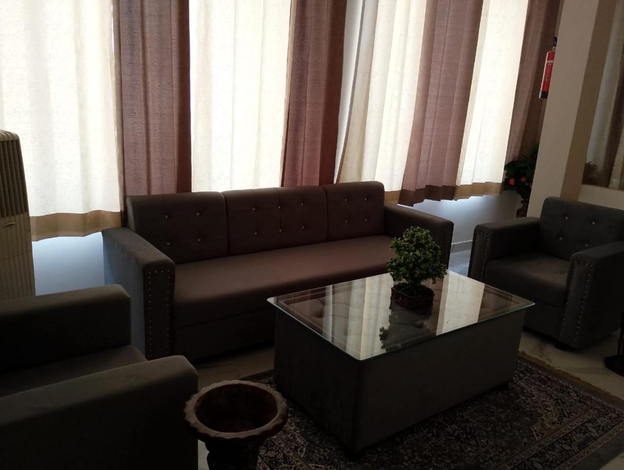 Hotel Lr Delite Inn 马图拉 外观 照片