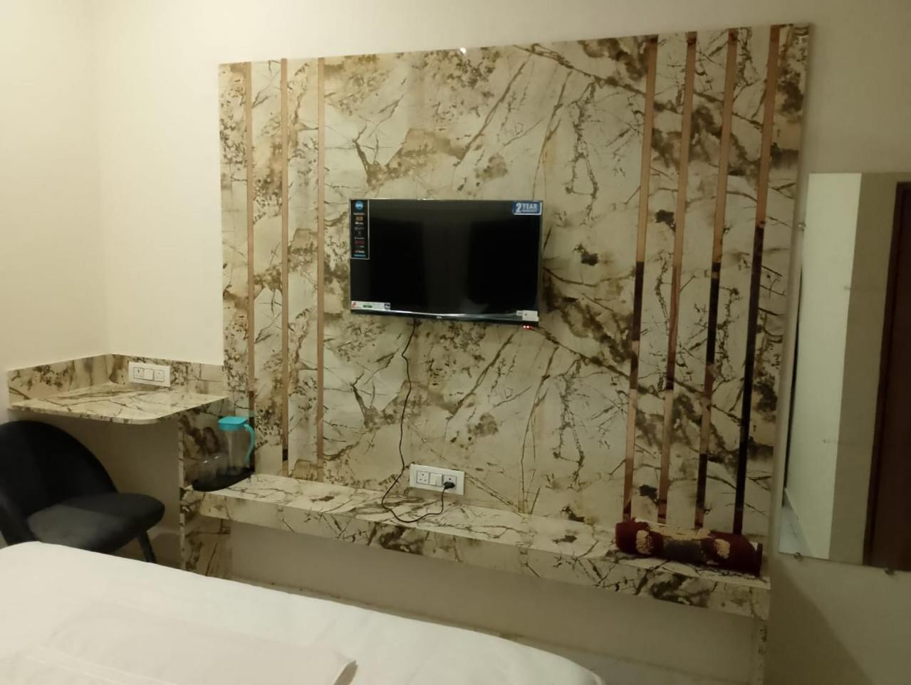 Hotel Lr Delite Inn 马图拉 外观 照片